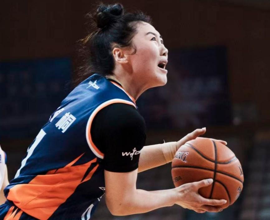 世界杯赛事直播平台入口-轰37分6助攻！中国女篮31岁王牌后卫满血复活：宫鲁鸣该带上她？